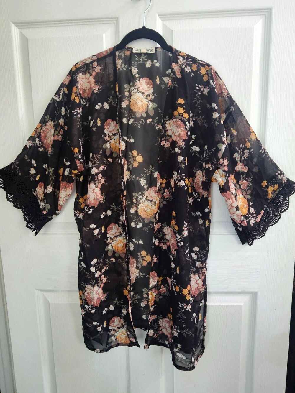 Wallflower M Women's Black Floral Print Kimono Boho Peasant